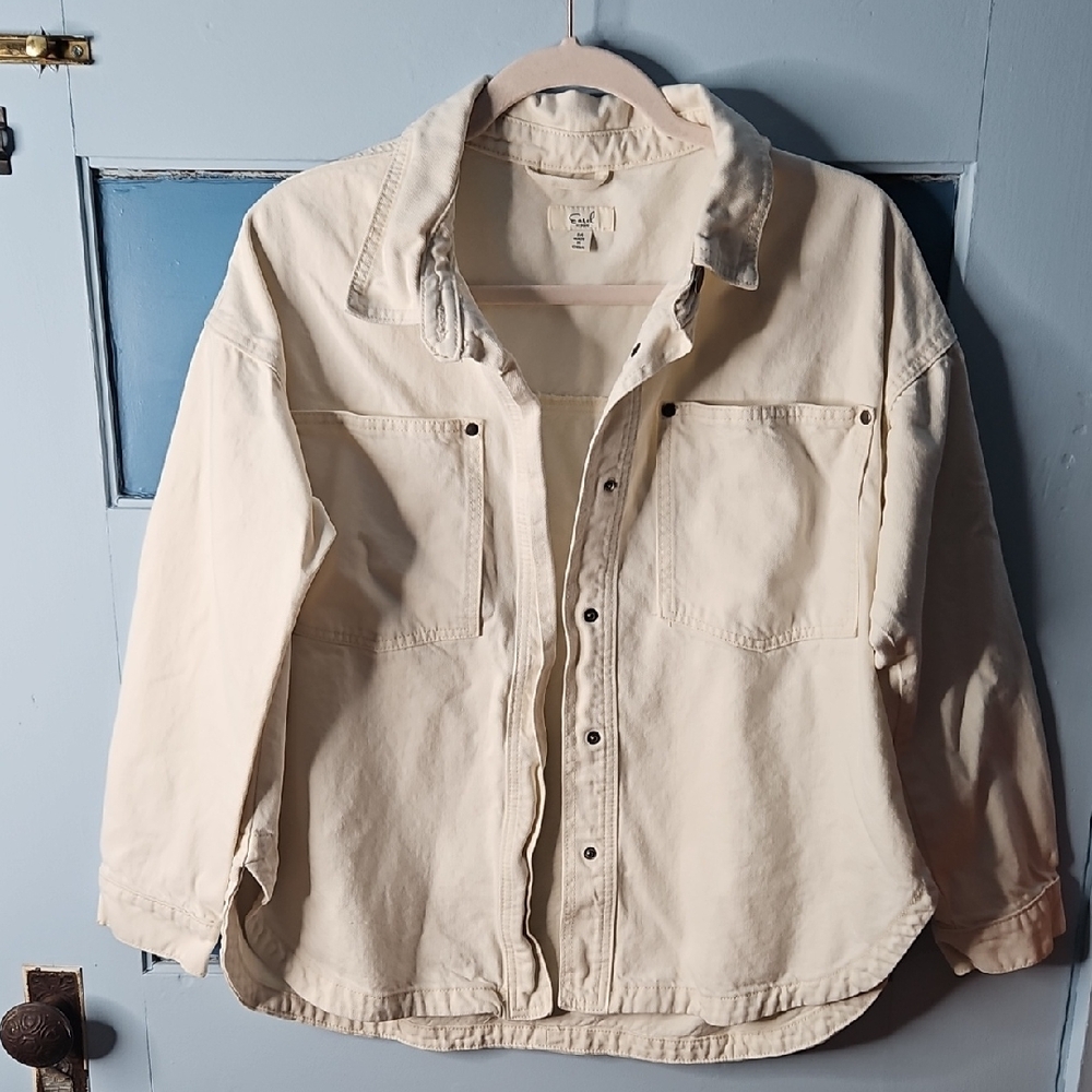 Easel Women's Cream Hidden Button-Up Denim Shirt Jacket Medium